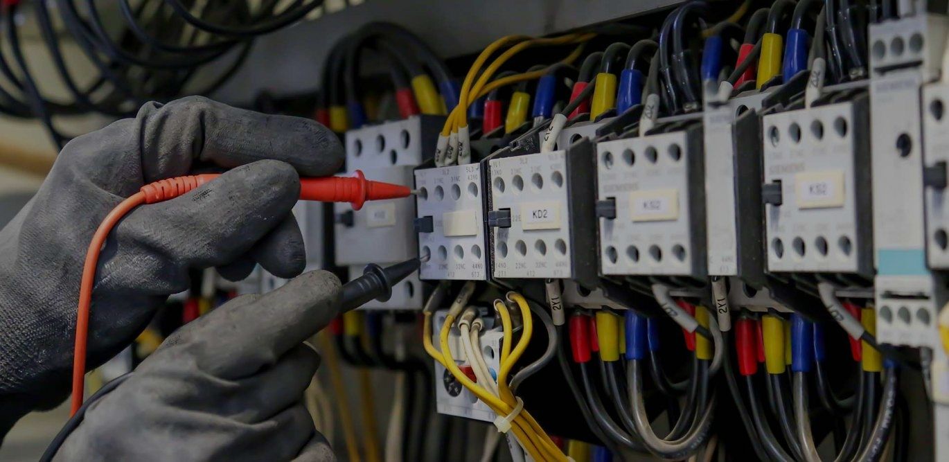 Prüfung ortsfester elektrischer Anlagen für Mietobjekte – Rechte und Pflichten