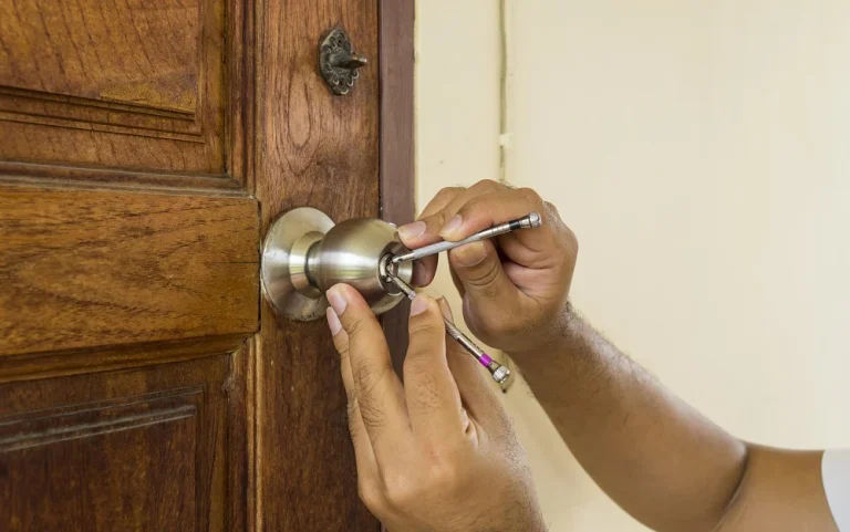 locksmith-service-lockout